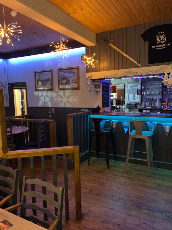 The Welshman'S Arms Hotel Pembroke Dock Bagian luar foto